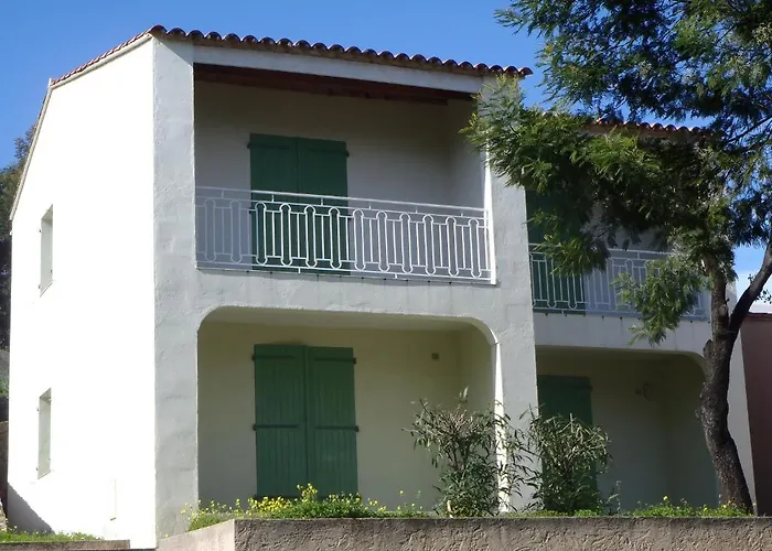 卡拉狄索勒酒店 *