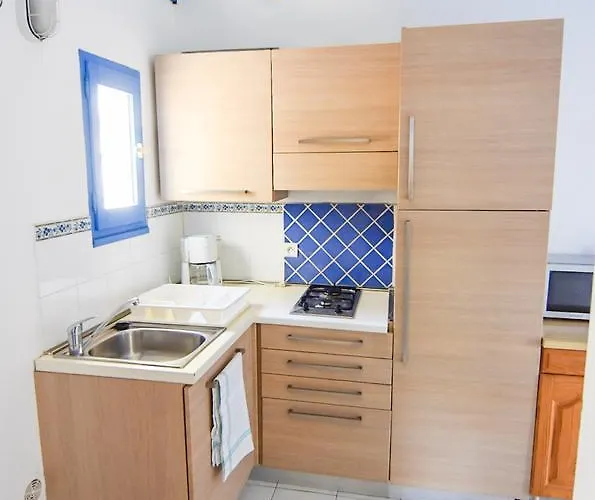 卡拉狄索勒酒店 *