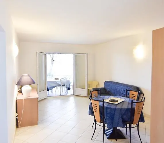 卡拉狄索勒酒店 *