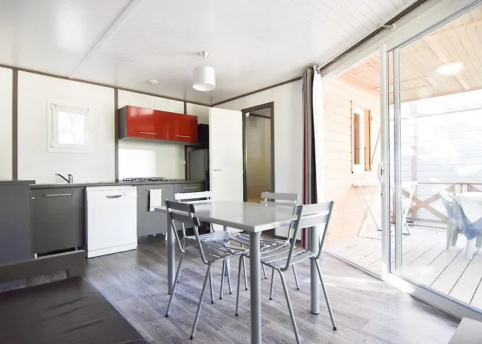 卡拉狄索勒酒店 *