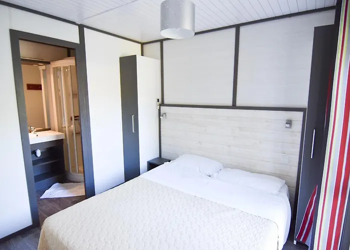 卡拉狄索勒酒店 *